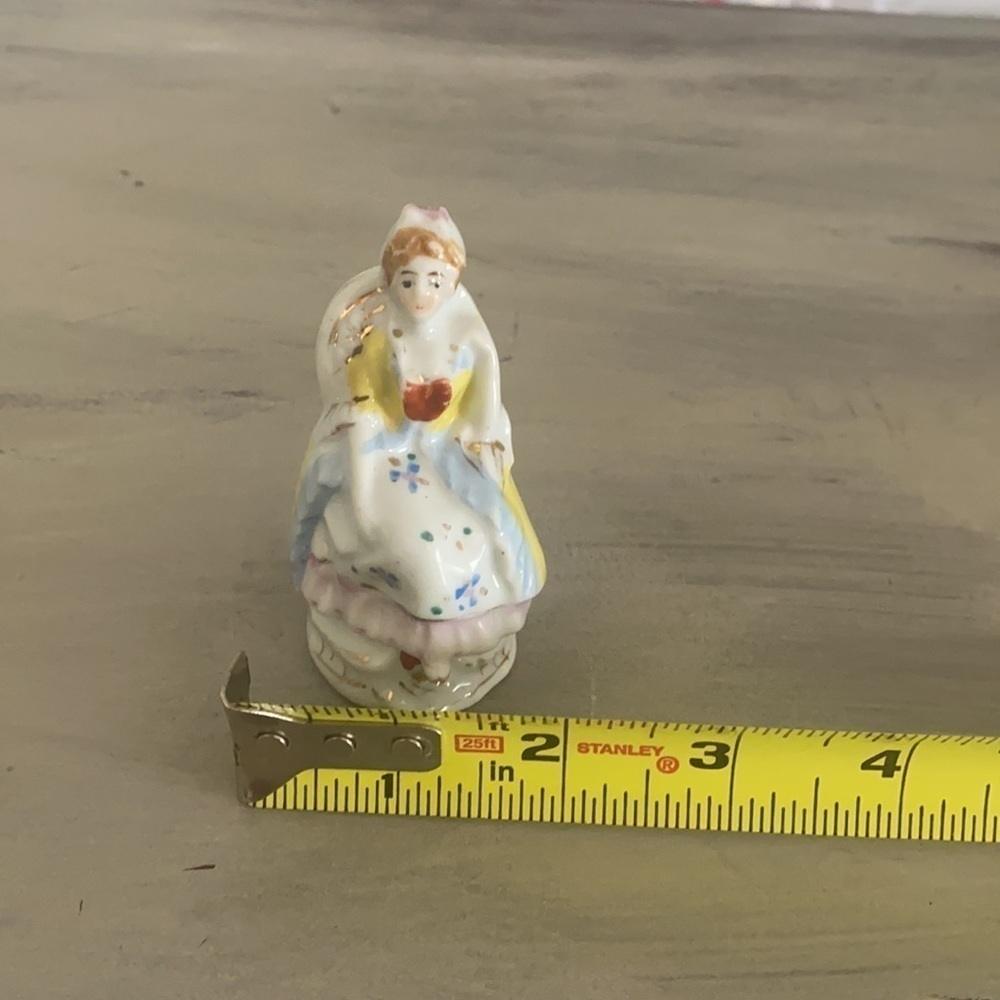 Vintage Made in Japan Porcelain Figurines (2)​​​​​​​​ - Picture 12 of 15